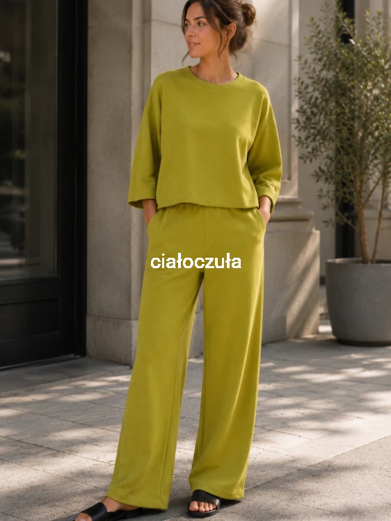 Bluza z rękawem 7/8 w kolorze pistacjowym wraz z pasującymi spodniami, widok z przodu